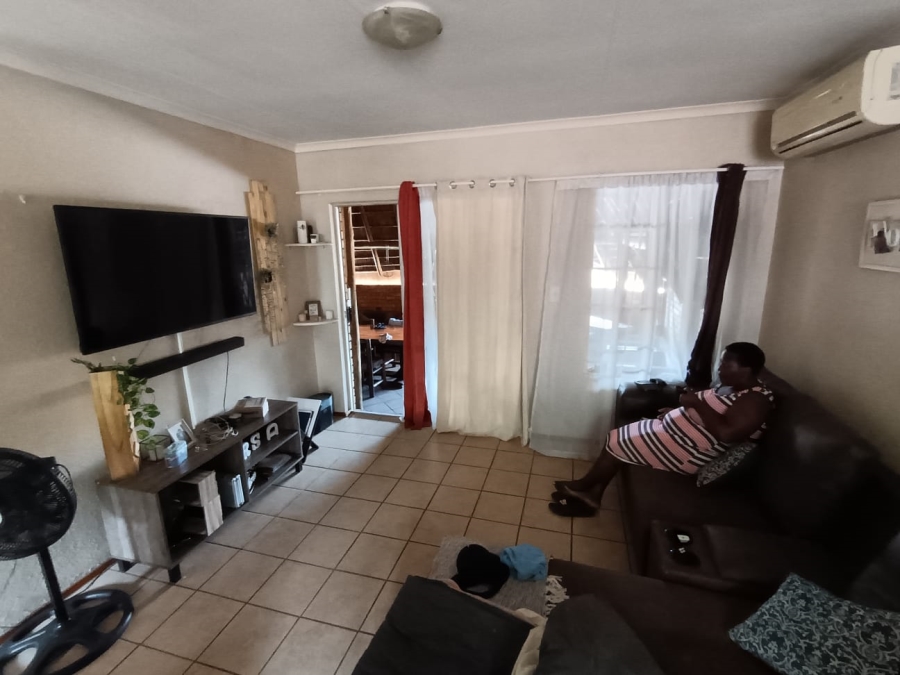 2 Bedroom Property for Sale in Safari Gardens North West